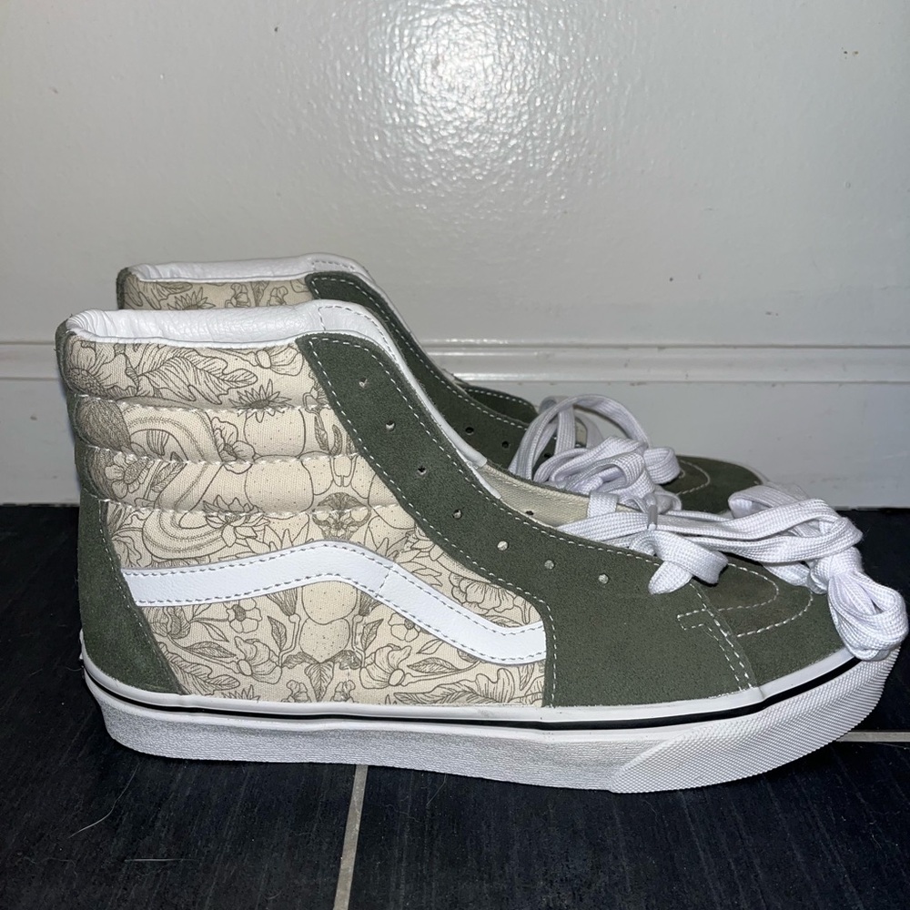 Vans - Picture 3 of 5